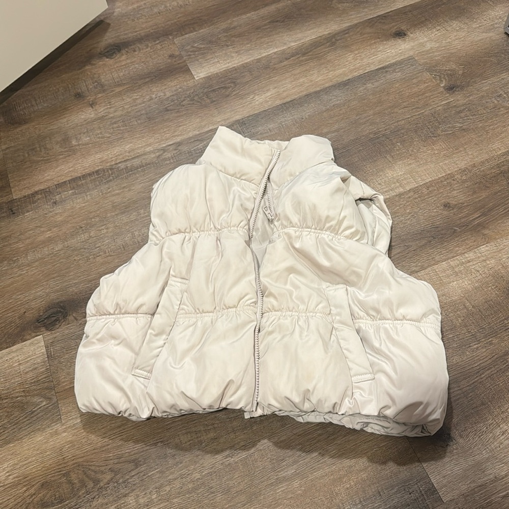 H&M beige puffer vest
